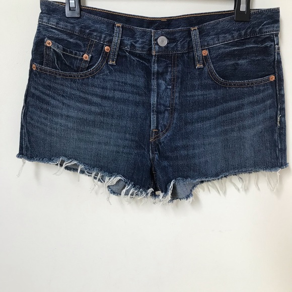 NWOT Levi’s 501 Sz 28 Jean short cut off Daisy Dukes dark wash Levis raw hem - Picture 7 of 8